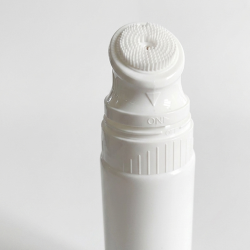 WHITE TUBE WITH SILICONE FACIAL BRUSH APPLICATOR (125ml)